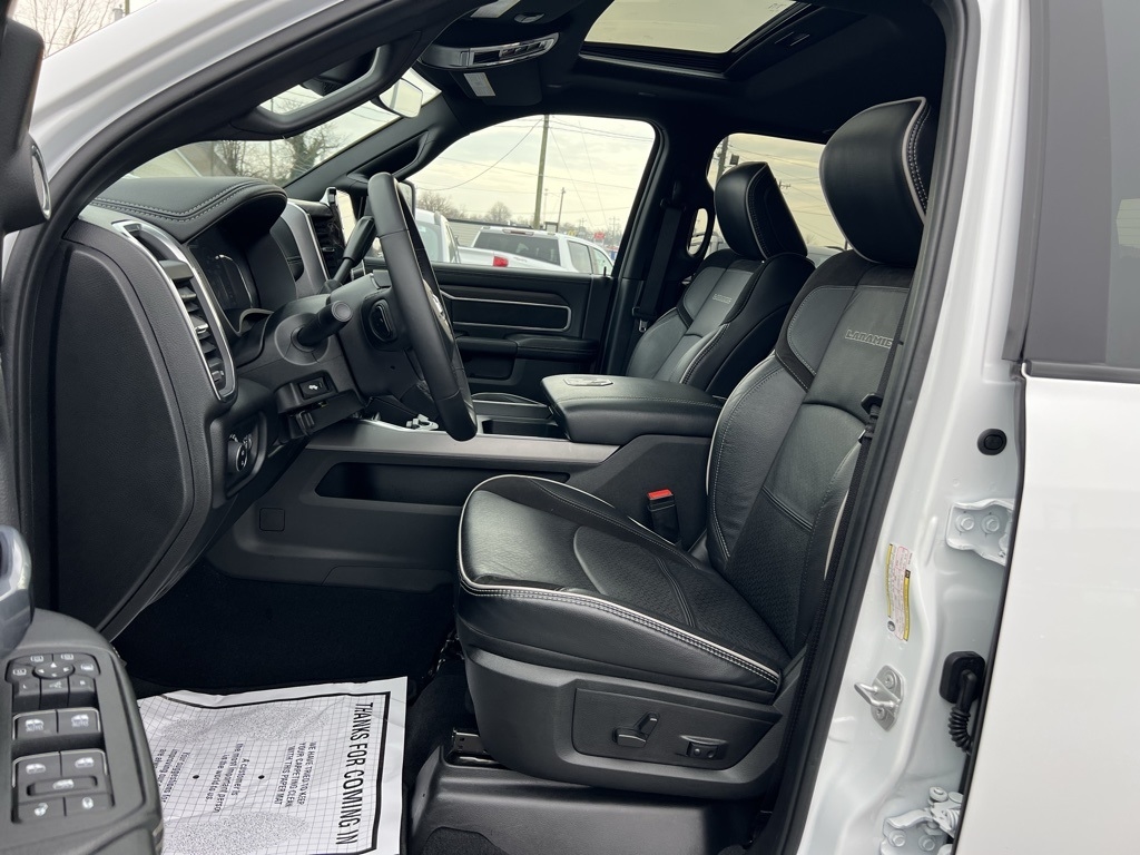 RAM 3500 Laramie Mega Cab 4WD DRW 2025