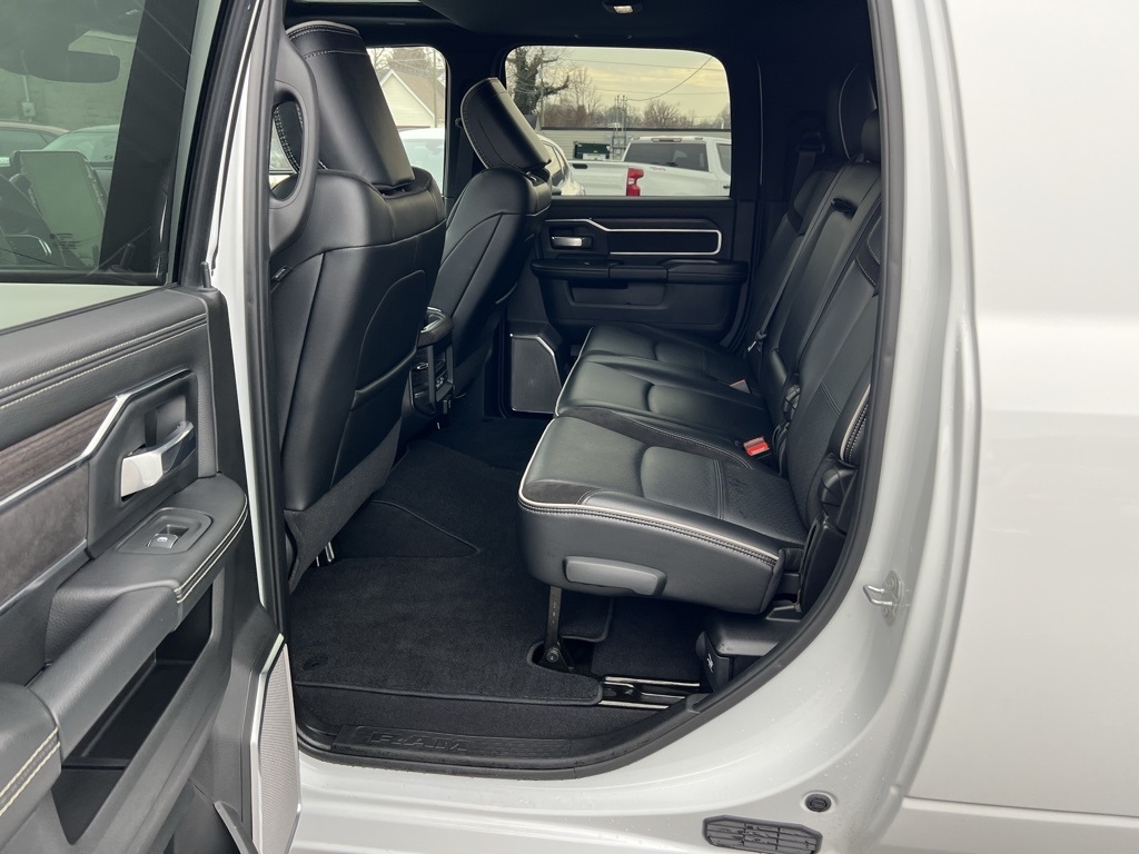 RAM 3500 Laramie Mega Cab 4WD DRW 2025