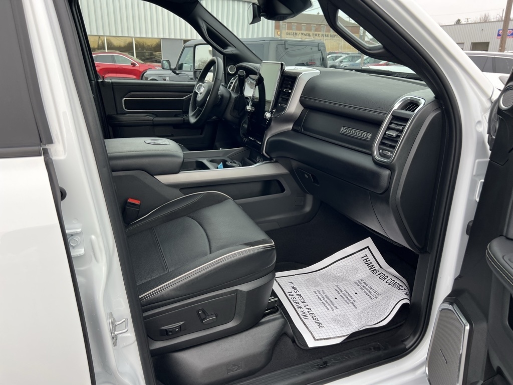 RAM 3500 Laramie Mega Cab 4WD DRW 2025