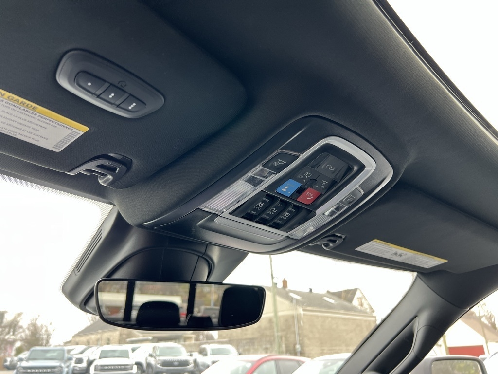 RAM 3500 Laramie Mega Cab 4WD DRW 2025