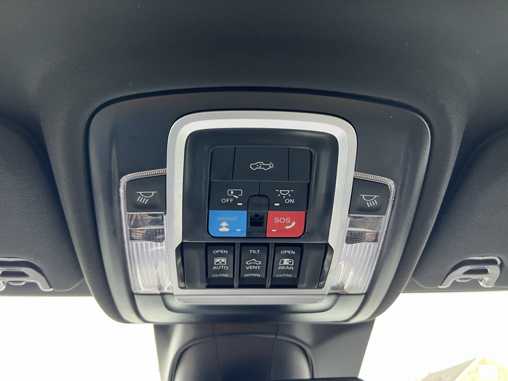 RAM 3500 Laramie Mega Cab 4WD DRW 2025