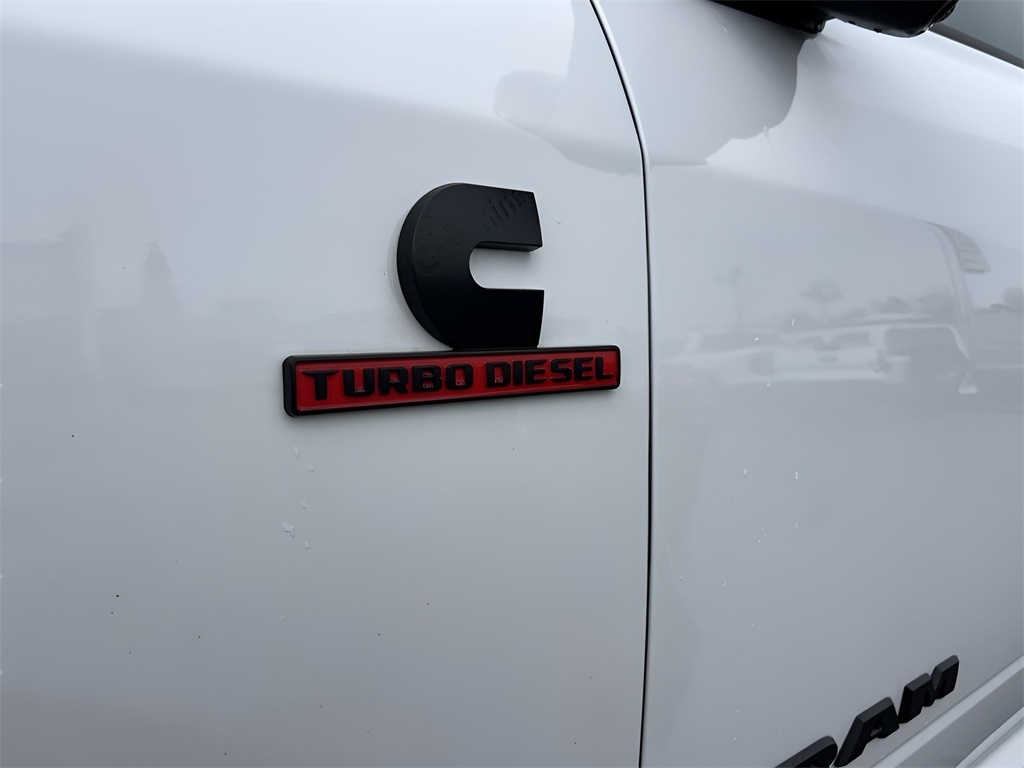 RAM 3500 Laramie Mega Cab 4WD DRW 2025