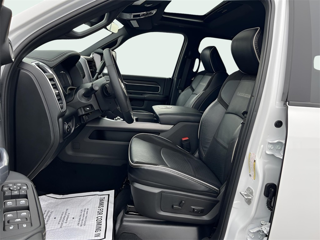 RAM 3500 Laramie Mega Cab 4WD DRW 2025