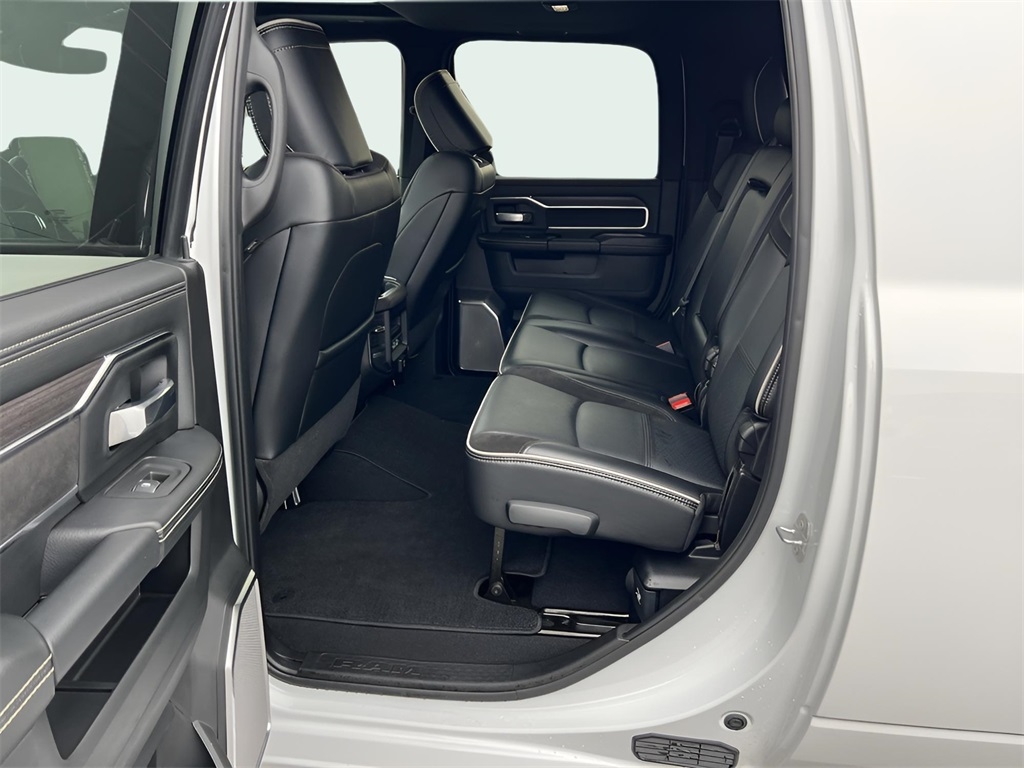 RAM 3500 Laramie Mega Cab 4WD DRW 2025