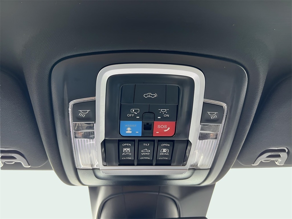 RAM 3500 Laramie Mega Cab 4WD DRW 2025