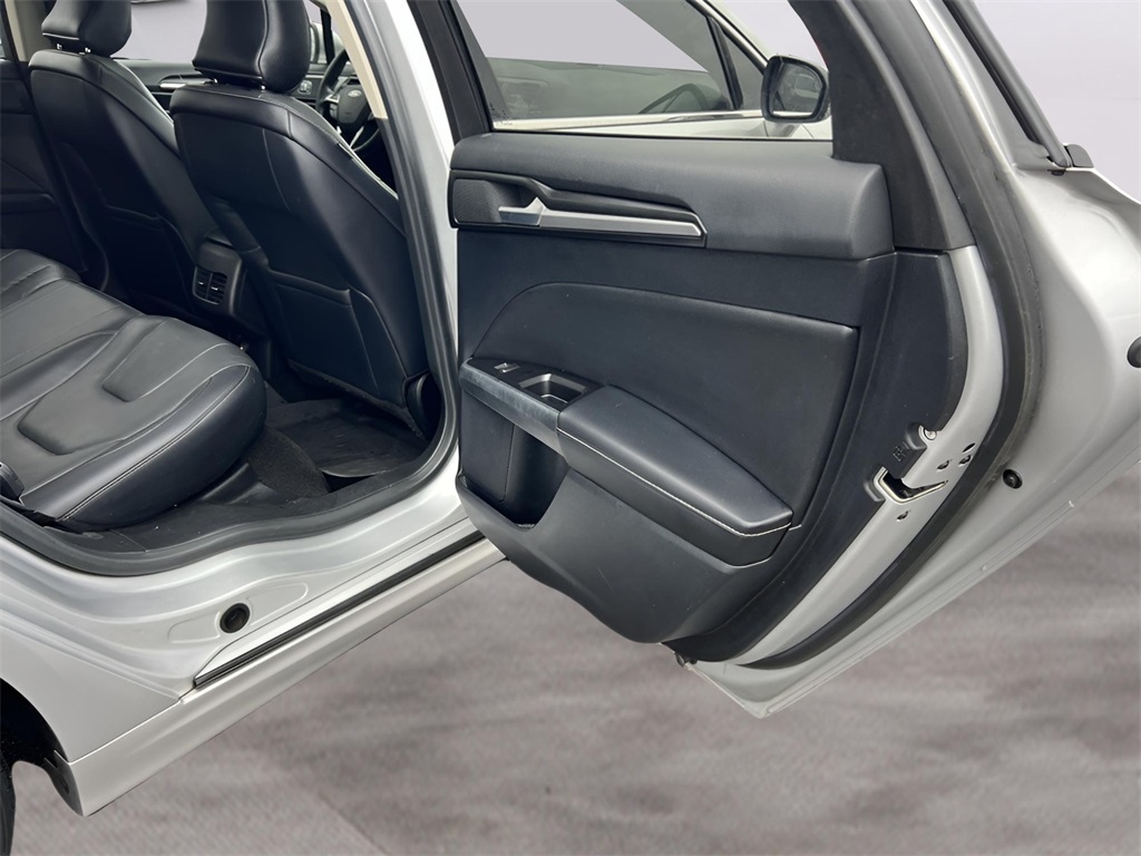 Ford Fusion Hybrid Titanium 2019