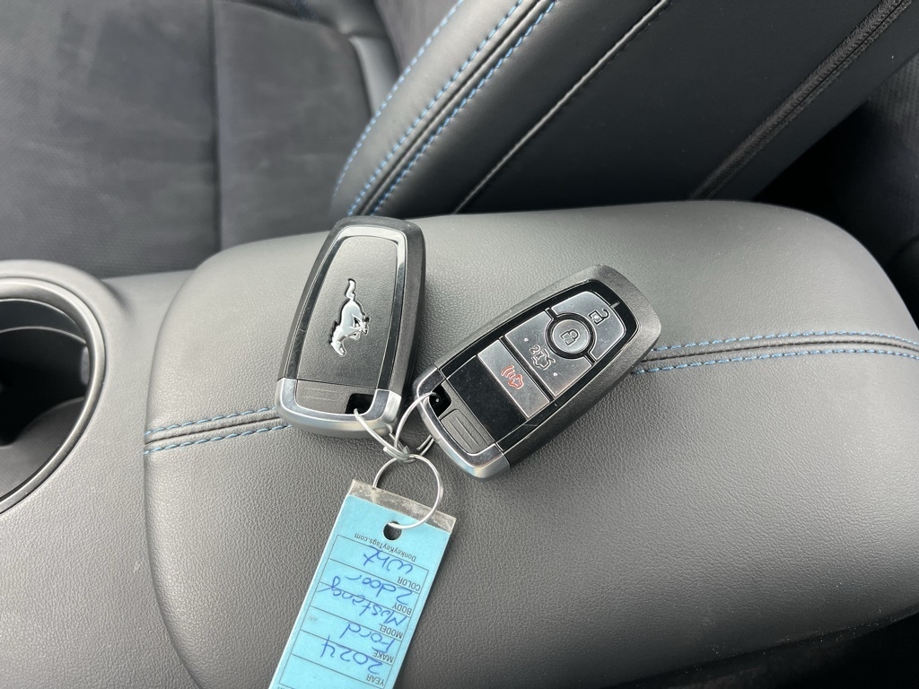 Ford Mustang Dark Horse 2024