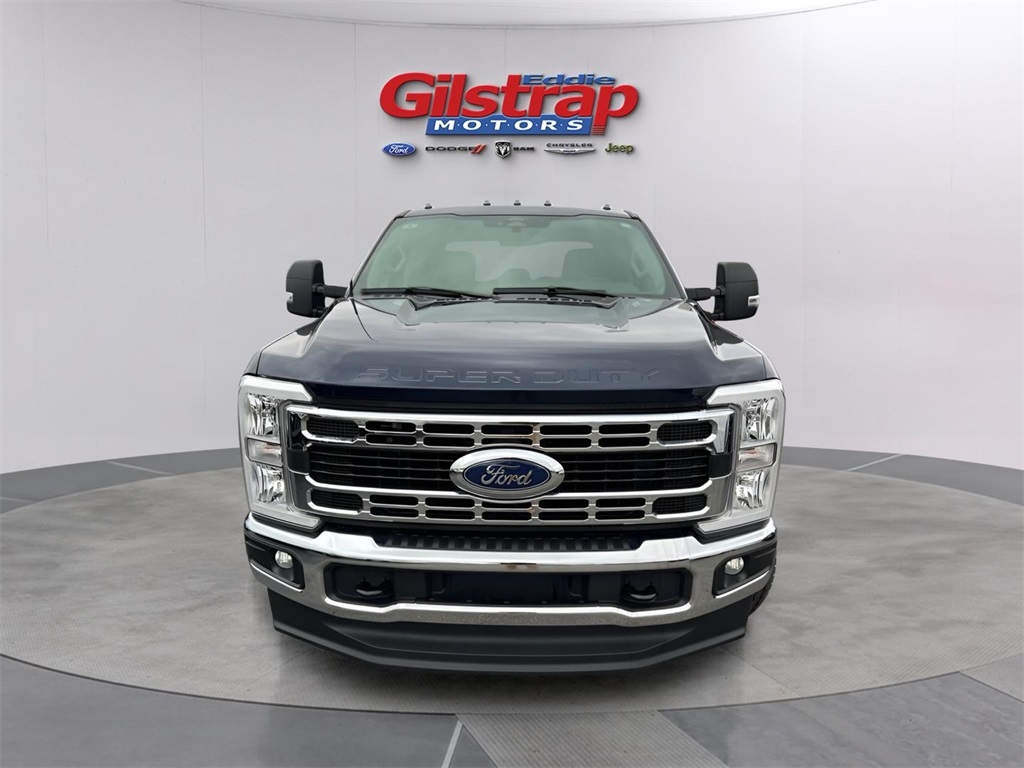 Ford F-250 SD XLT Crew Cab 4WD 2024