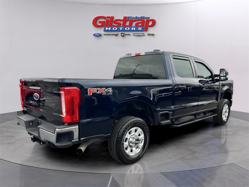 Ford F-250 SD XLT Crew Cab 4WD 2024