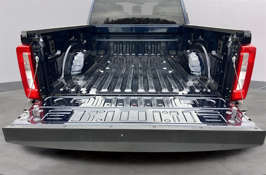 Ford F-250 SD XLT Crew Cab 4WD 2024