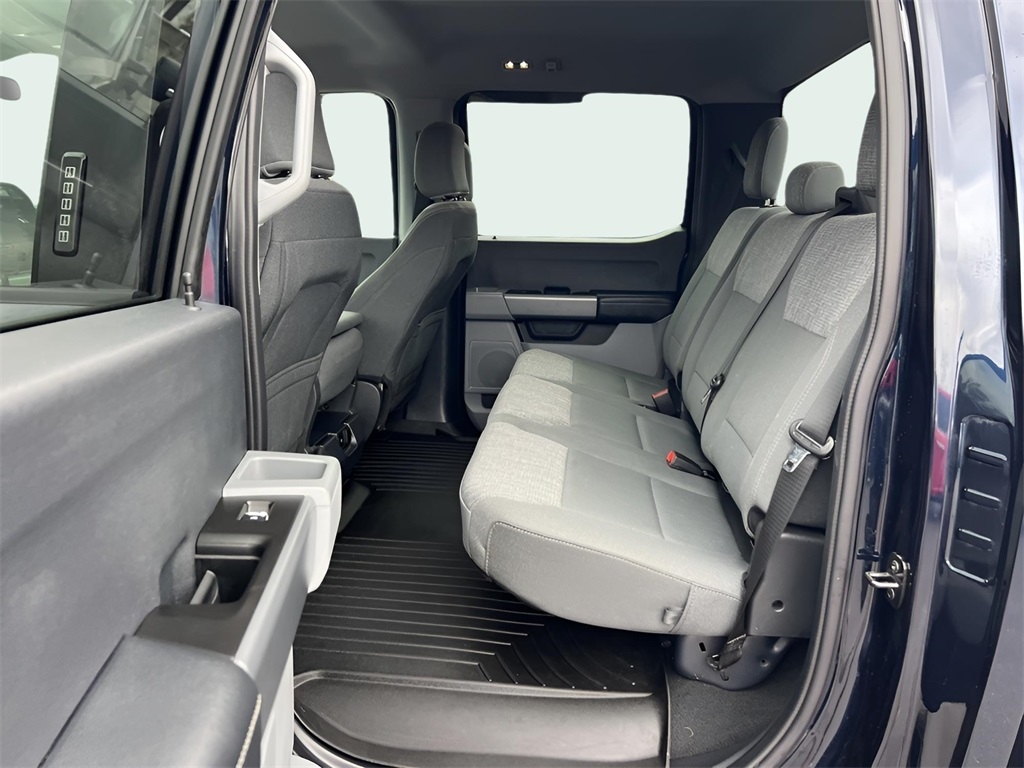 Ford F-250 SD XLT Crew Cab 4WD 2024