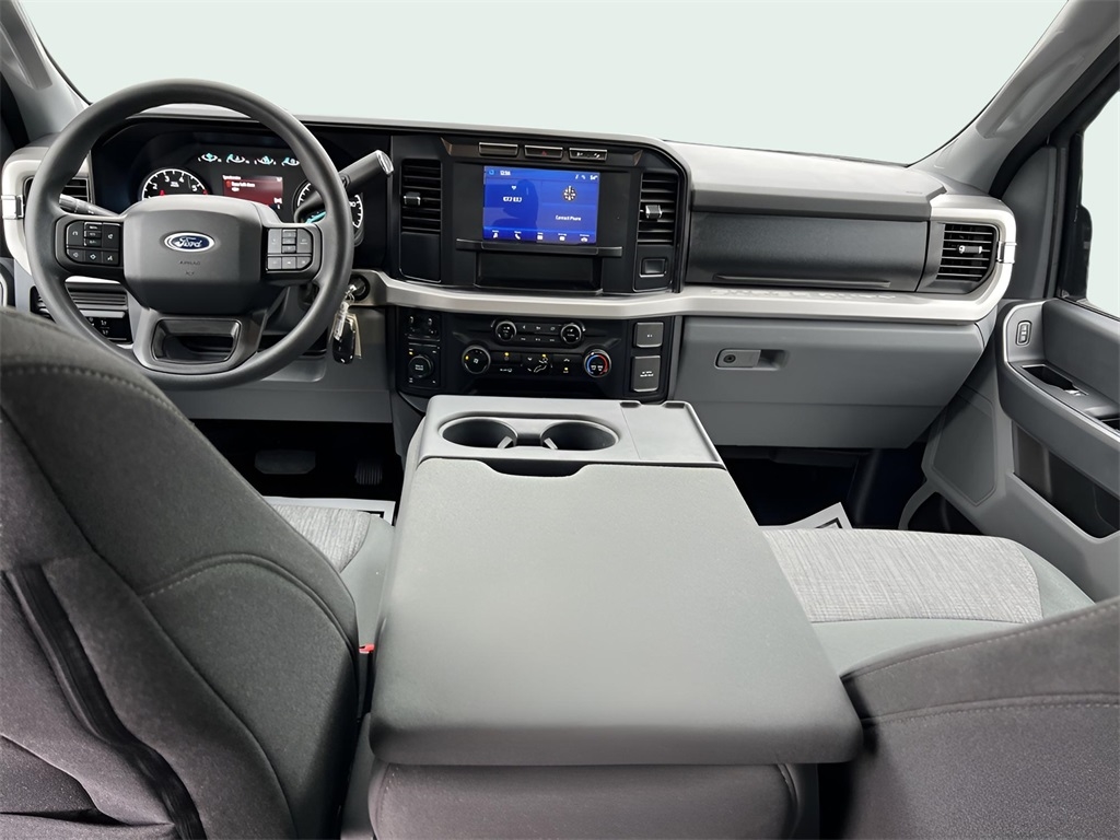 Ford F-250 SD XLT Crew Cab 4WD 2024