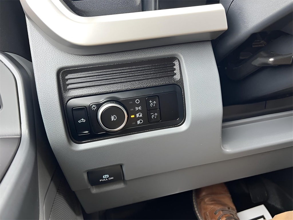 Ford F-250 SD XLT Crew Cab 4WD 2024