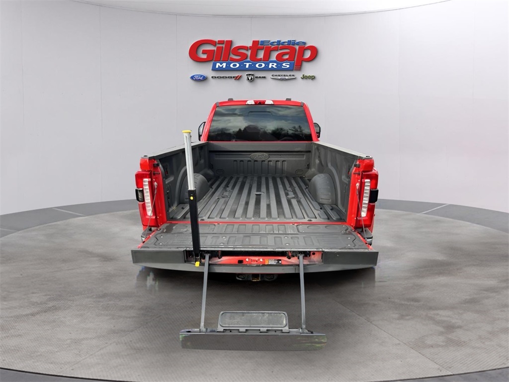 Ford F-350 SD King Ranch Crew Cab Long Bed DRW 4WD 2023