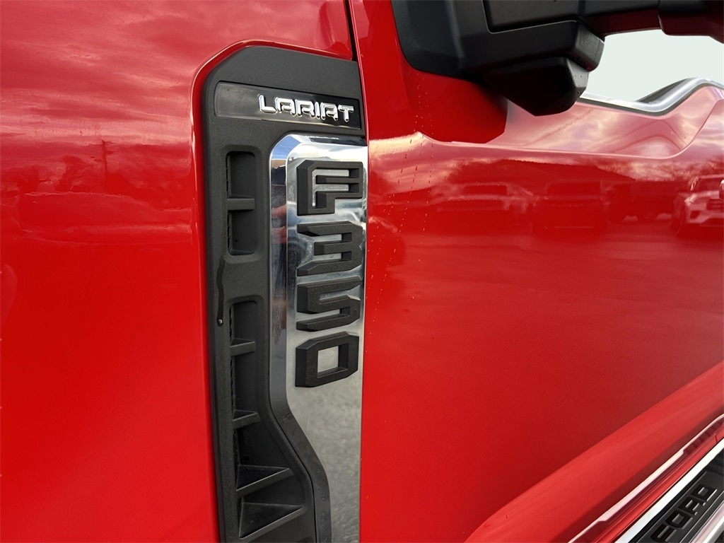 Ford F-350 SD King Ranch Crew Cab Long Bed DRW 4WD 2023