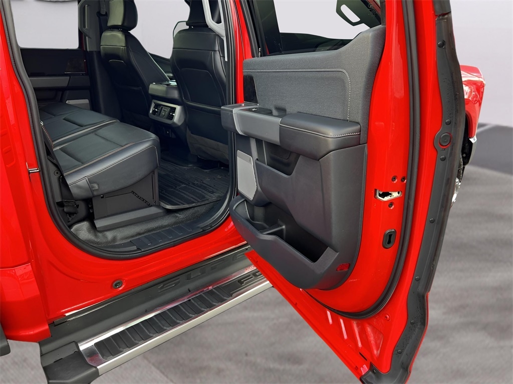 Ford F-350 SD King Ranch Crew Cab Long Bed DRW 4WD 2023