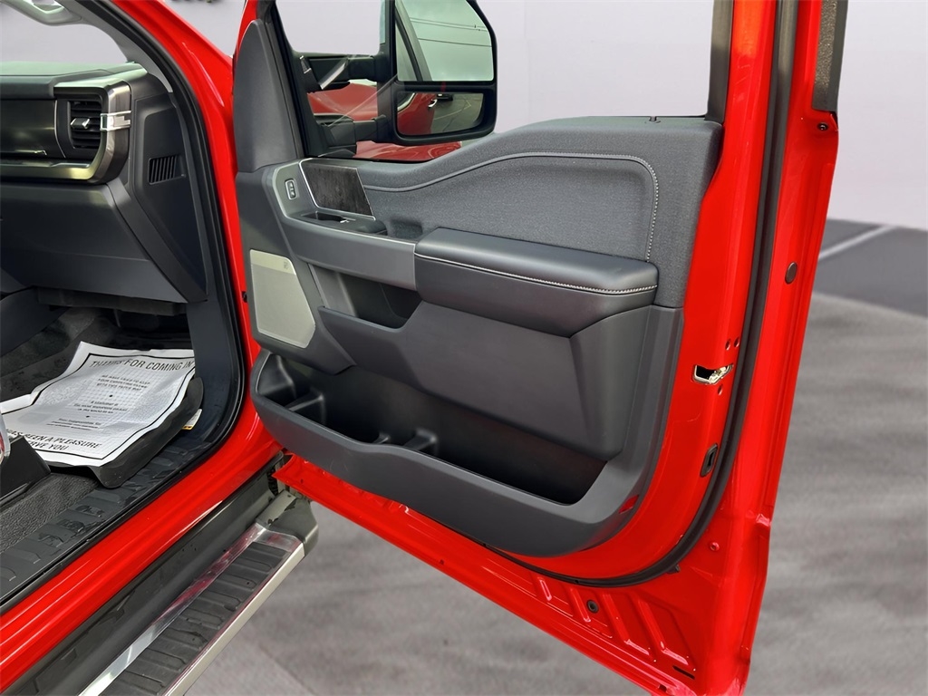 Ford F-350 SD King Ranch Crew Cab Long Bed DRW 4WD 2023