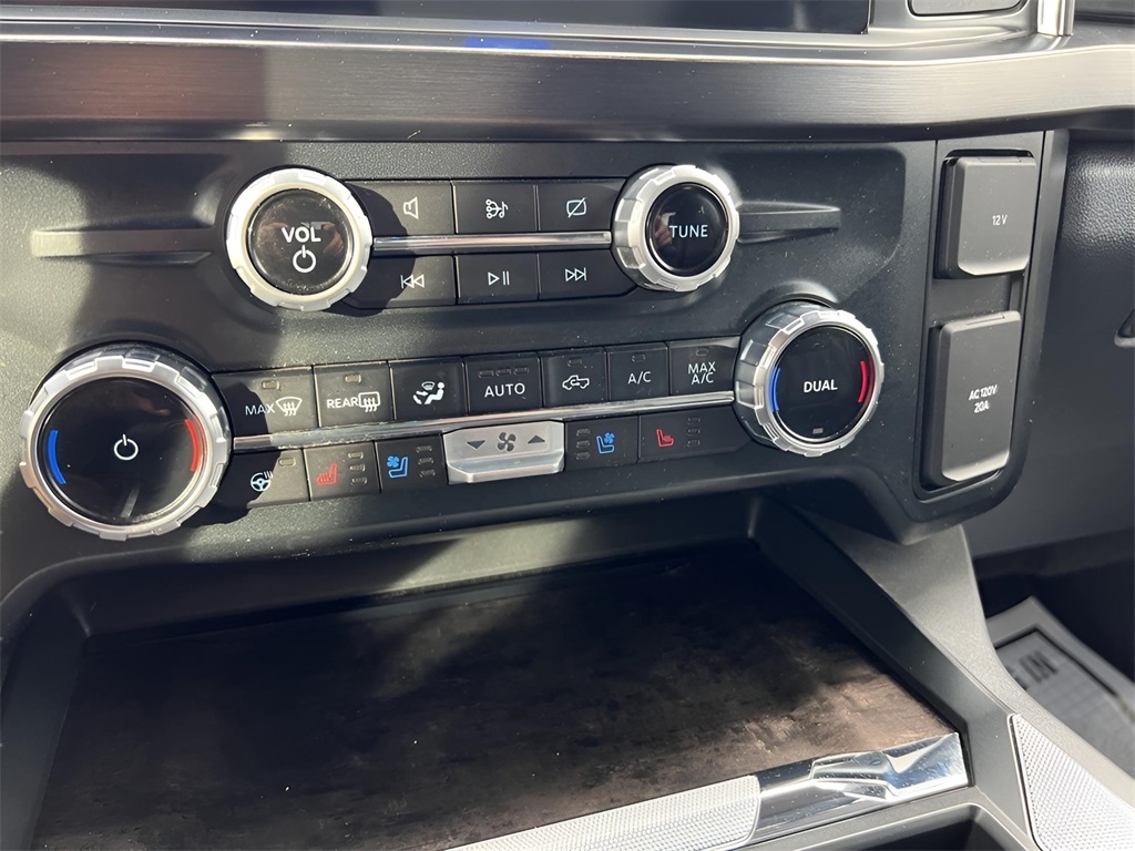 Ford F-350 SD King Ranch Crew Cab Long Bed DRW 4WD 2023