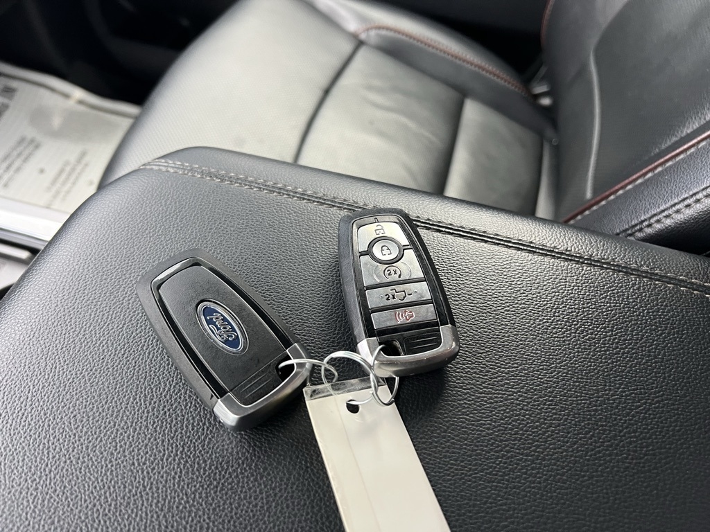 Ford F-350 SD King Ranch Crew Cab Long Bed DRW 4WD 2023