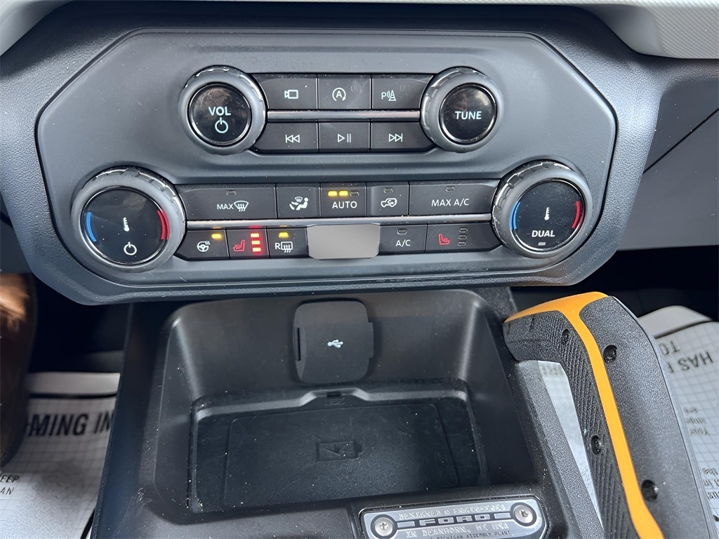 Ford Bronco Base 4-Door w/Advanced 2022