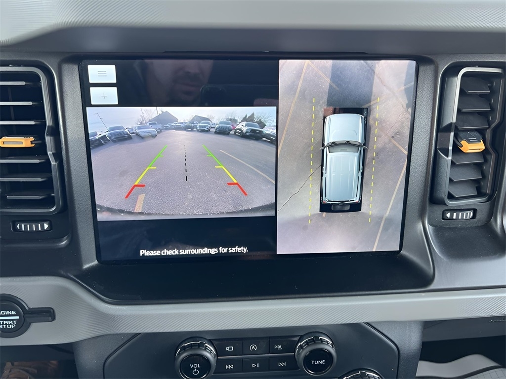 Ford Bronco Base 4-Door w/Advanced 2022