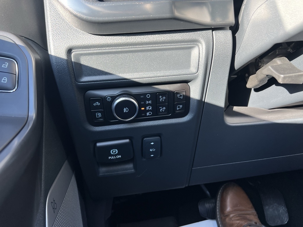 Ford F-150 Lariat SuperCrew 4WD 2025