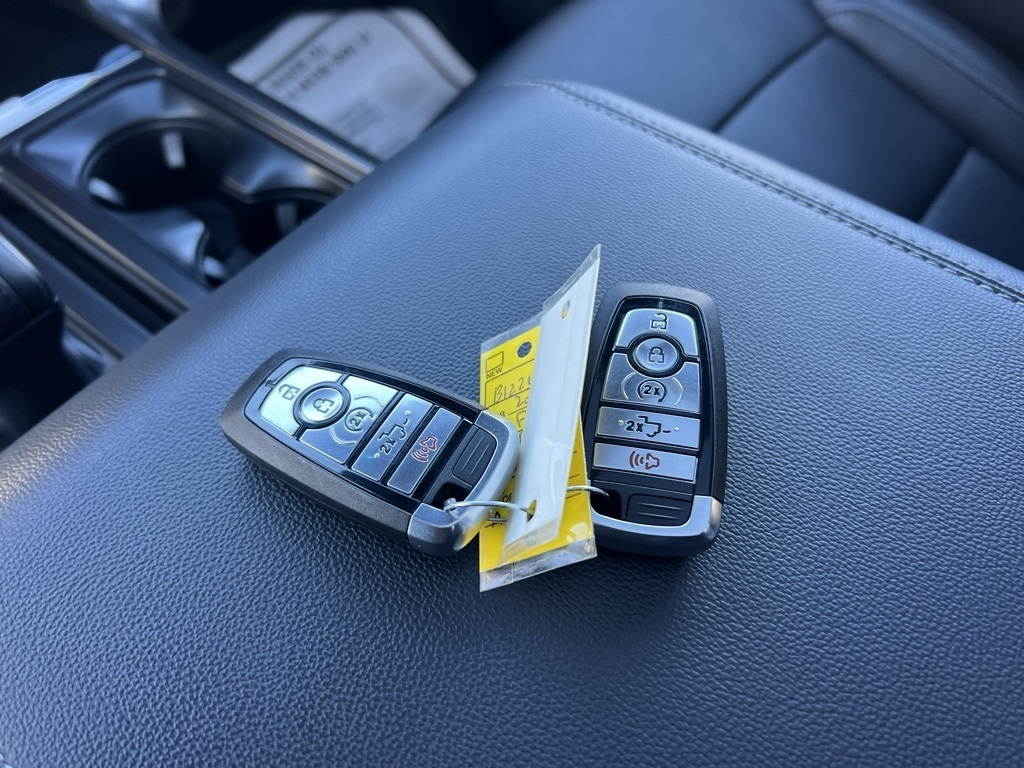 Ford F-150 Lariat SuperCrew 4WD 2025