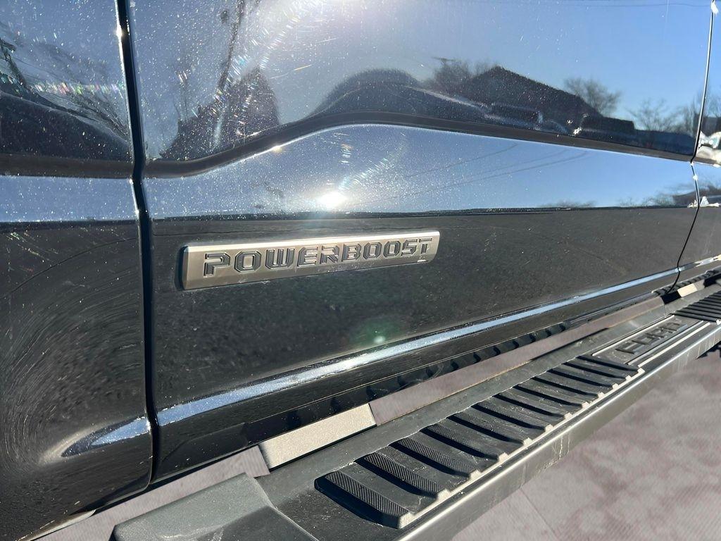 Ford F-150 Lariat SuperCrew 4WD 2025