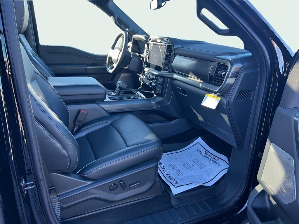 Ford F-150 Lariat SuperCrew 4WD 2025