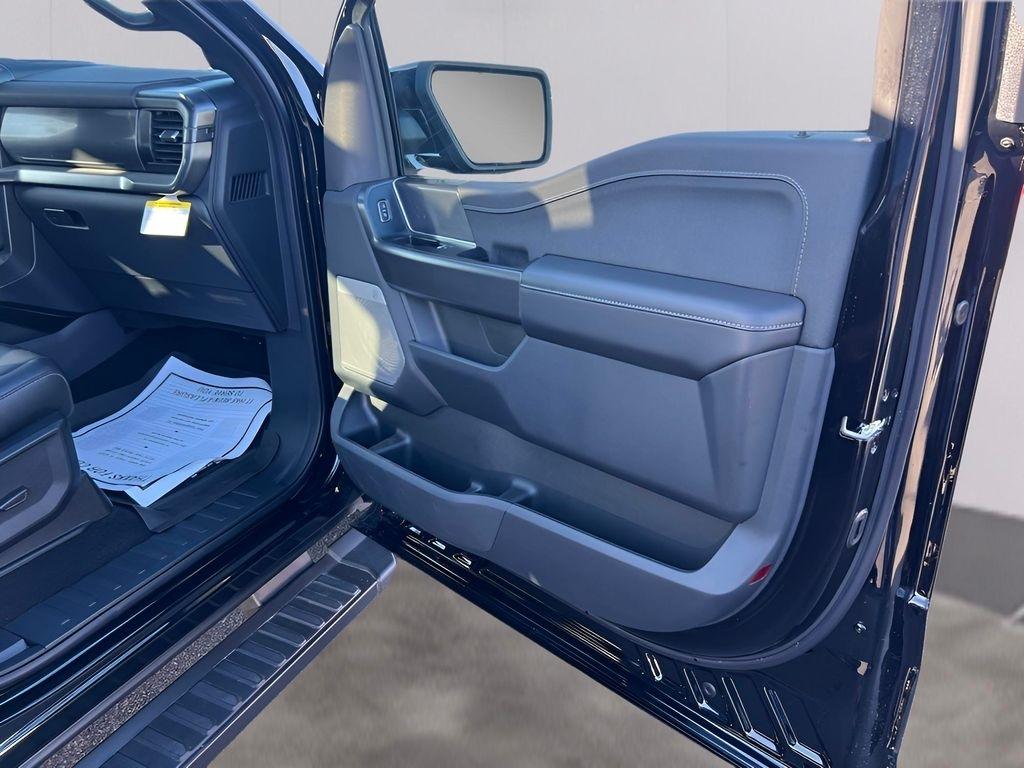 Ford F-150 Lariat SuperCrew 4WD 2025