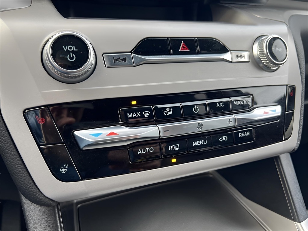 Ford Explorer XLT AWD 2023