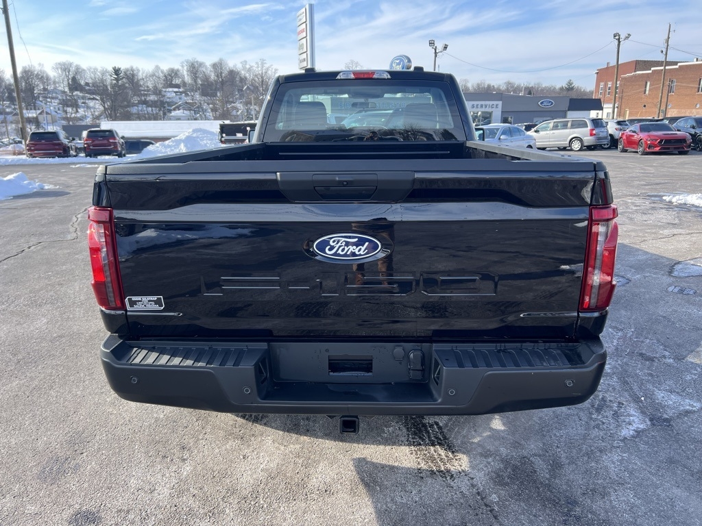 Ford F-150 XL 4WD 2025