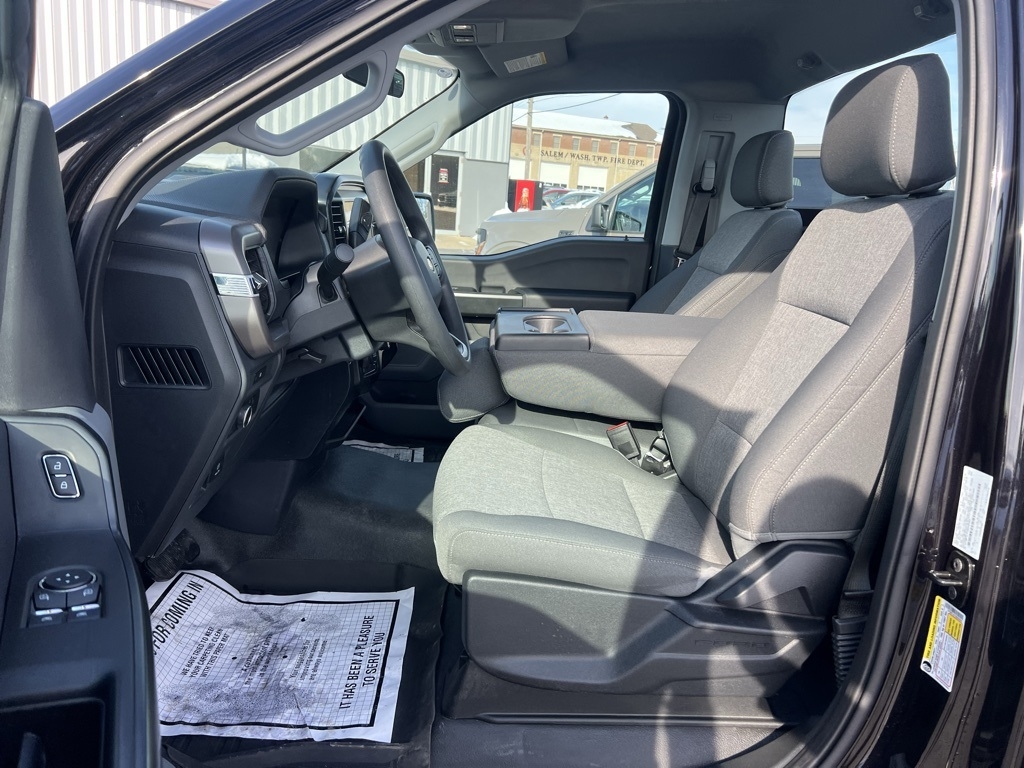 Ford F-150 XL 4WD 2025