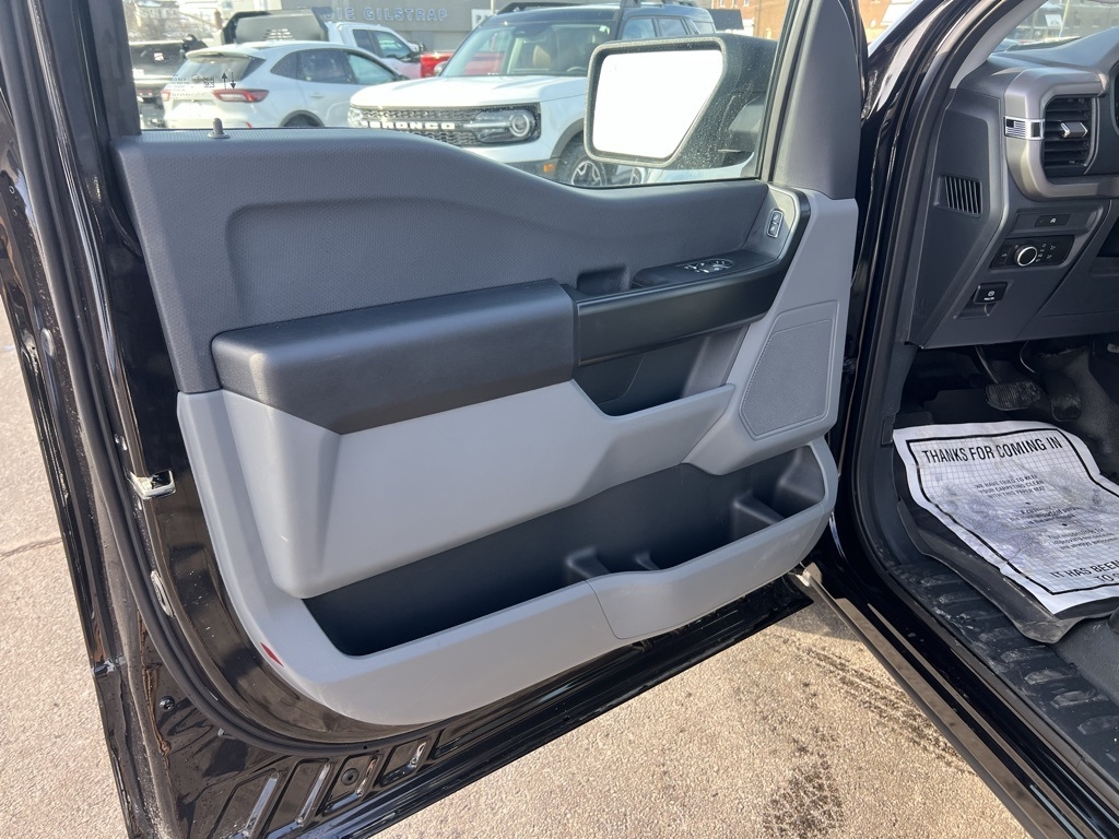 Ford F-150 XL 4WD 2025