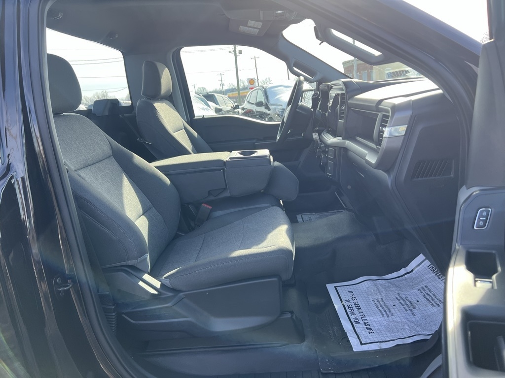 Ford F-150 XL 4WD 2025