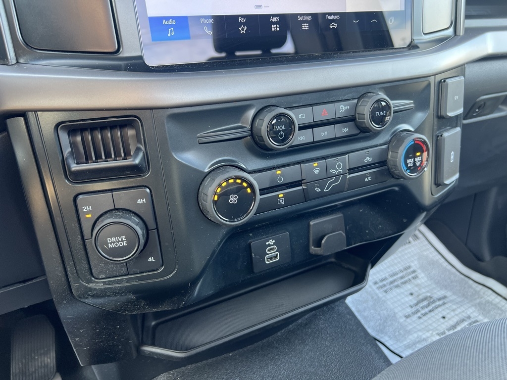 Ford F-150 XL 4WD 2025