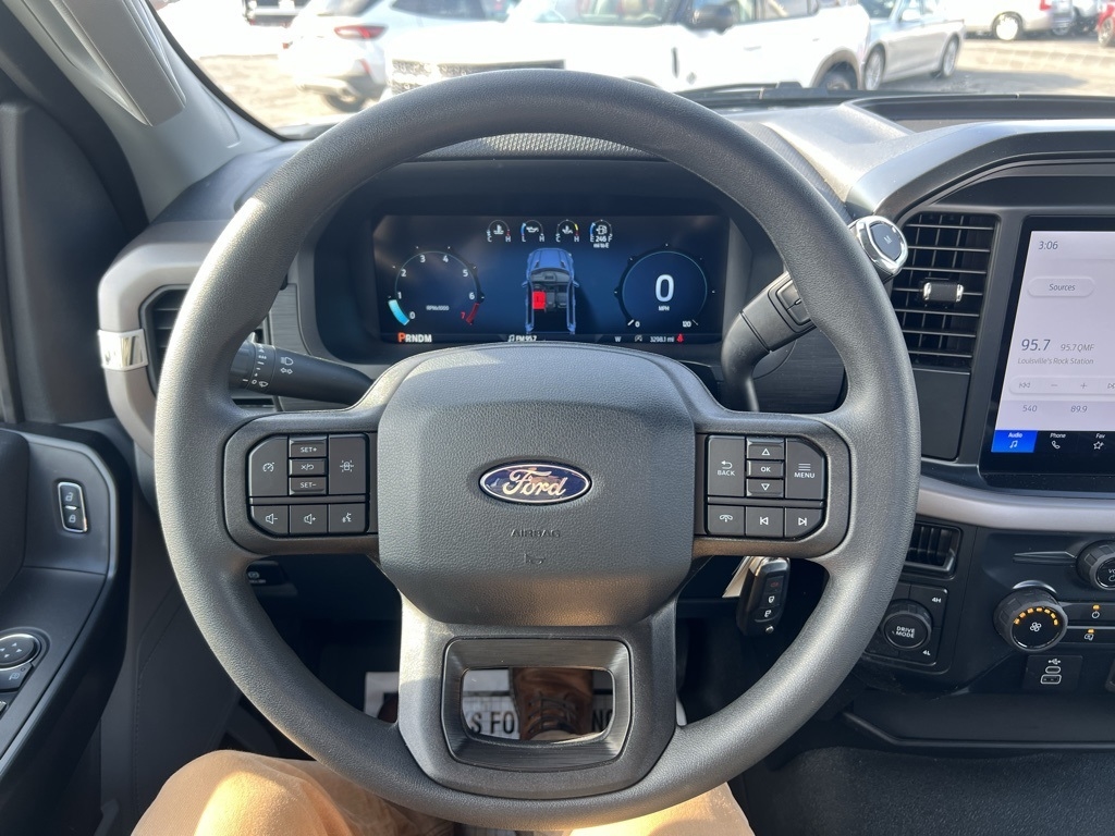 Ford F-150 XL 4WD 2025