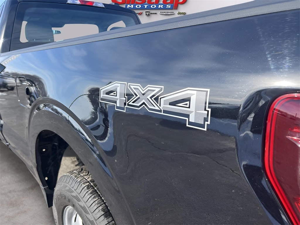 Ford F-150 XL 4WD 2025