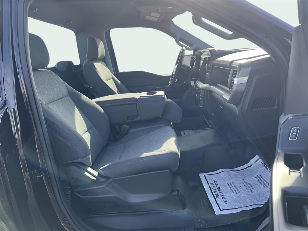 Ford F-150 XL 4WD 2025