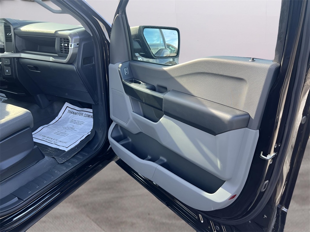 Ford F-150 XL 4WD 2025