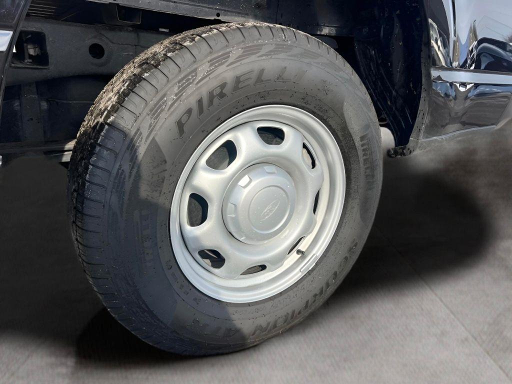 Ford F-150 XL 4WD 2025