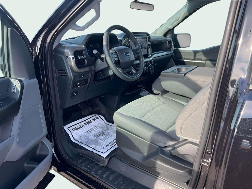 Ford F-150 XL 4WD 2025