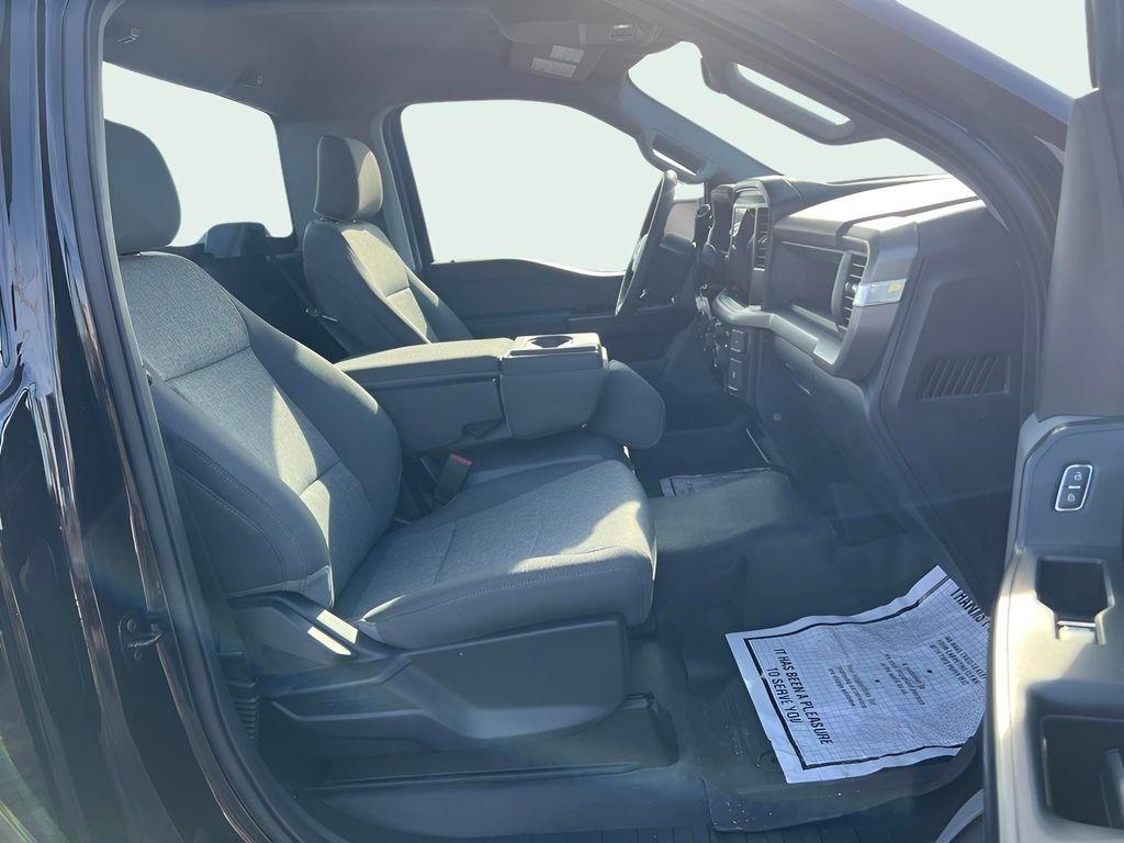 Ford F-150 XL 4WD 2025