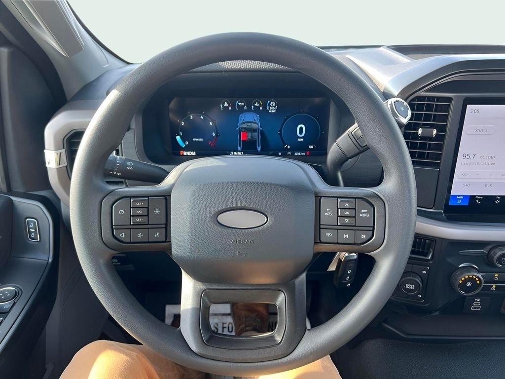 Ford F-150 XL 4WD 2025