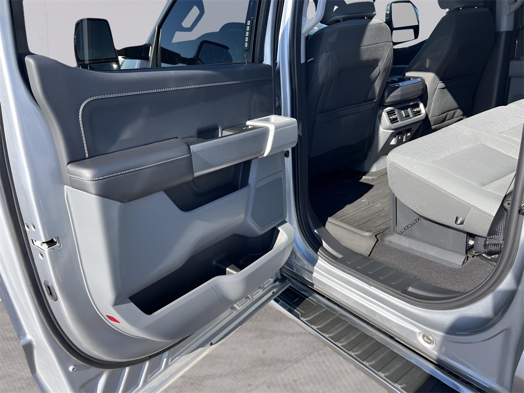 Ford F-150 XLT SuperCrew 4WD 2024