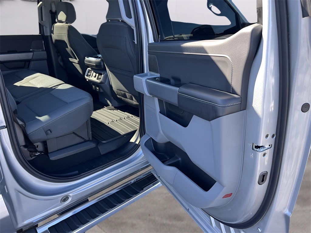 Ford F-150 XLT SuperCrew 4WD 2024