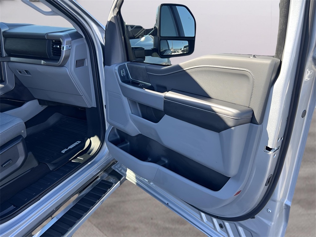 Ford F-150 XLT SuperCrew 4WD 2024