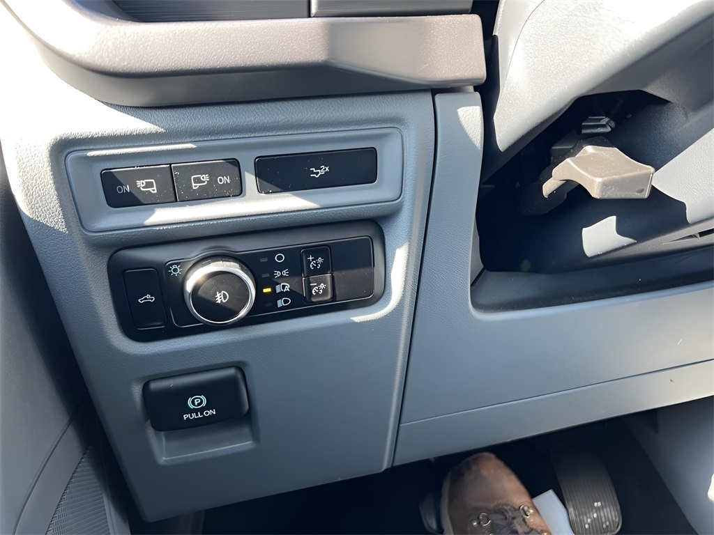 Ford F-150 XLT SuperCrew 4WD 2024