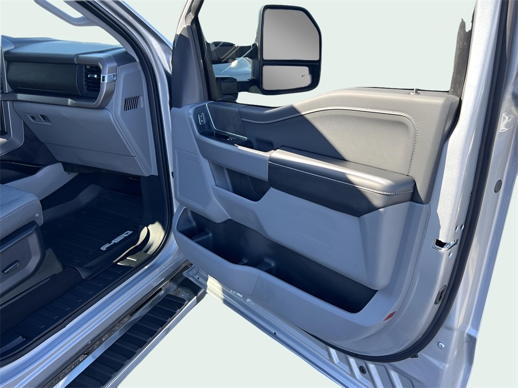 Ford F-150 XLT SuperCrew 4WD 2024