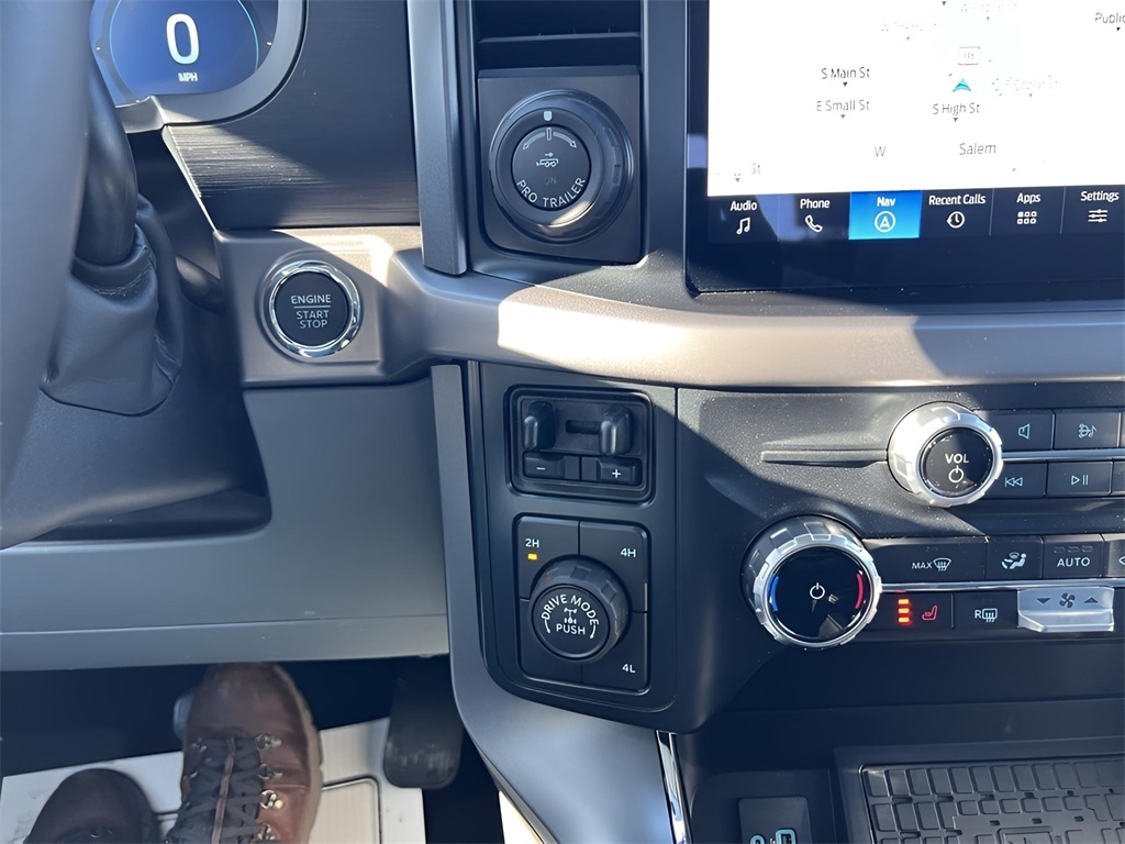 Ford F-150 XLT SuperCrew 4WD 2024